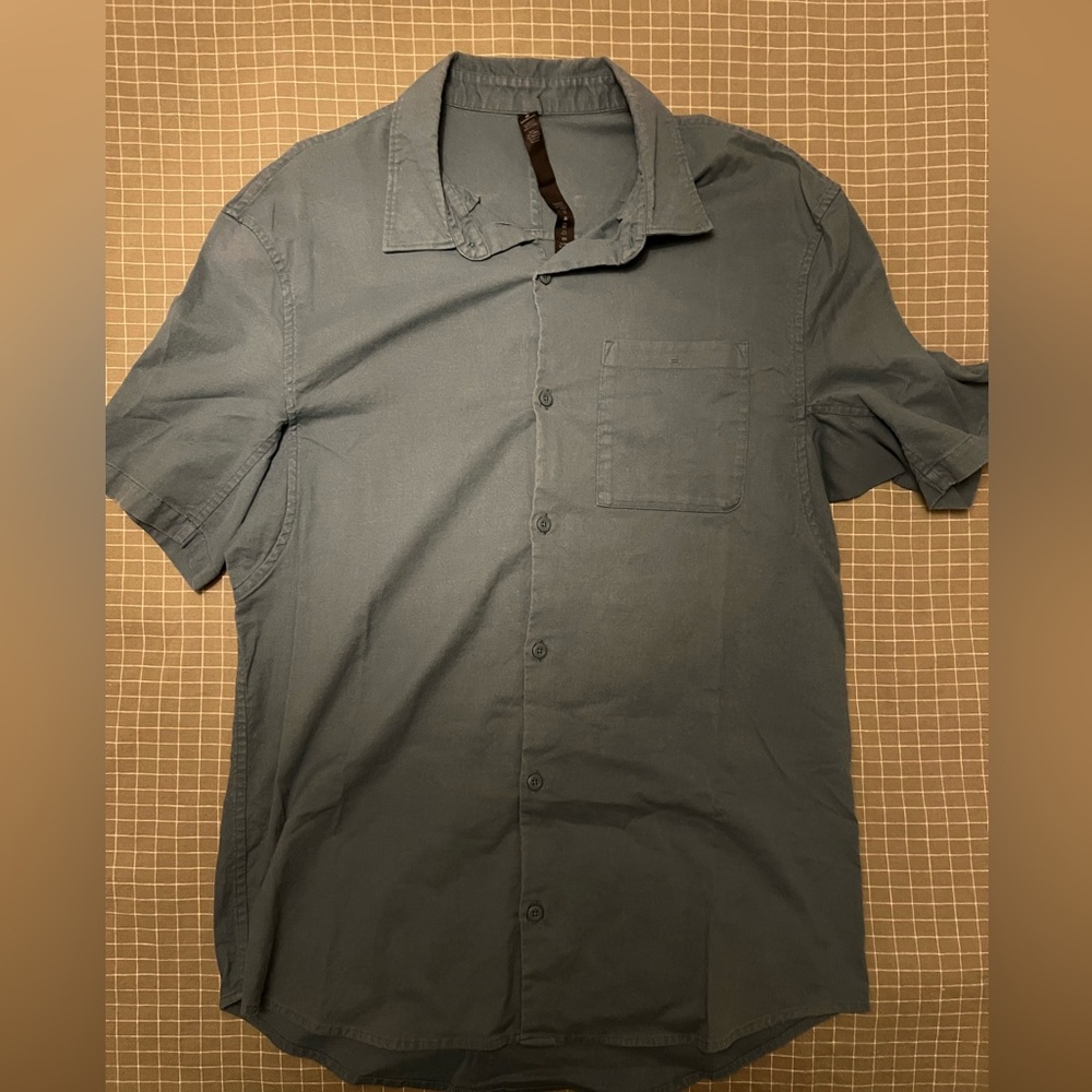 Lululemon Teal S/S Button Down Shirt Size L Men’s